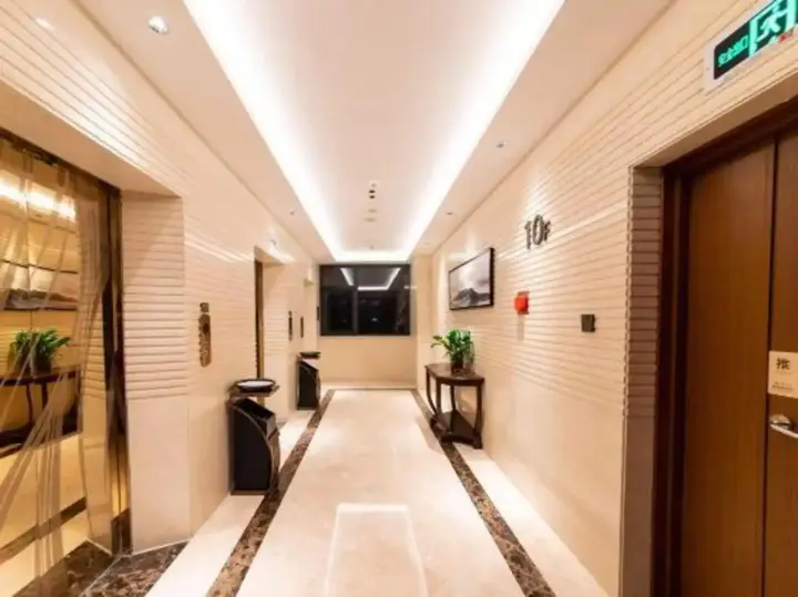 Шанграо: Huayun Hotel