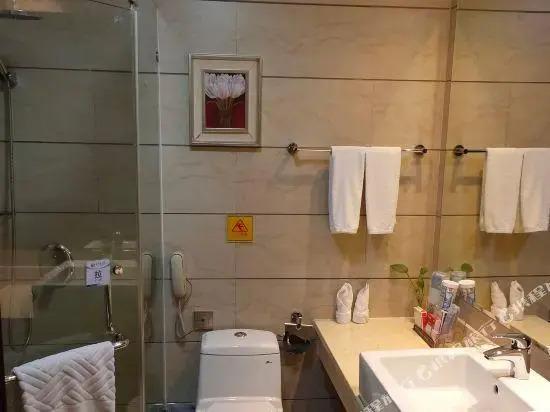 Шанграо: Huayun Hotel