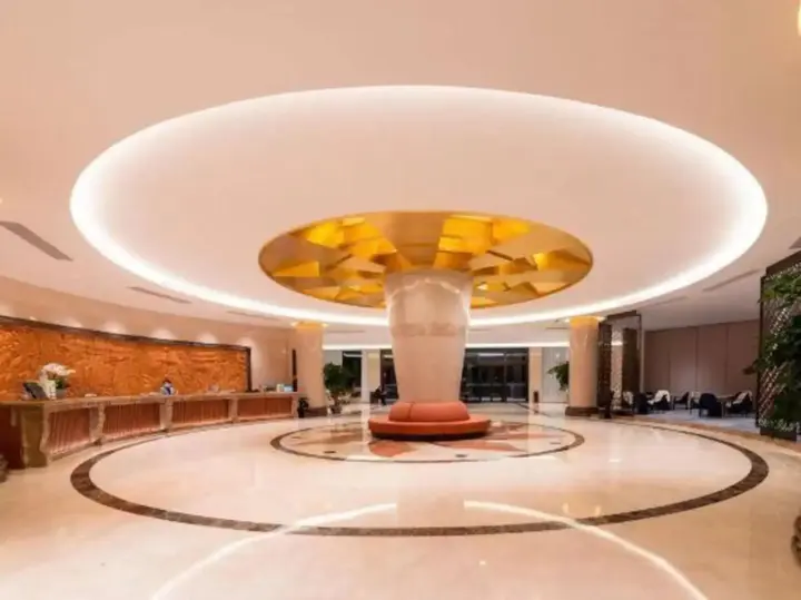 Шанграо: Huayun Hotel