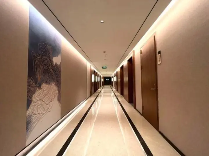 Шанграо: Huayun Hotel