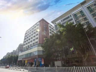 Чжаоцин: Sunshine Holiday Hotel
