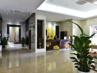 Чжаоцин: Sunshine Holiday Hotel