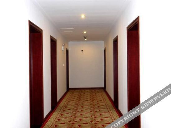 Шанграо: Yunzhongxiang Hotel