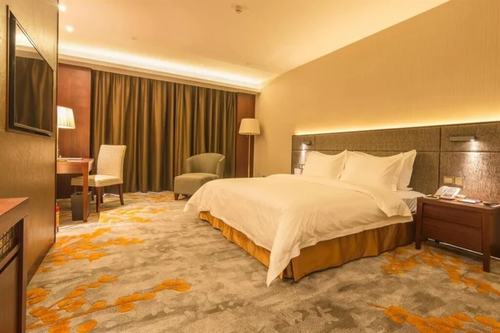 Чжуншань: The Summit Hotel