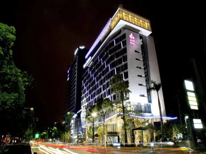 Чжуншань: The Summit Hotel