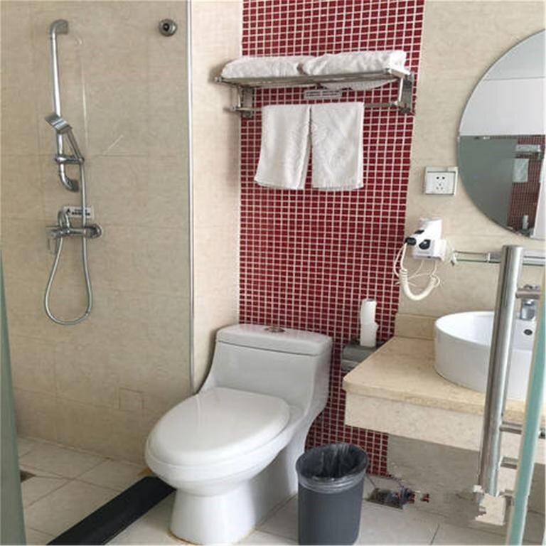 Лянфан: Thankyou Express Hotel Haobainian Furniture Plaza