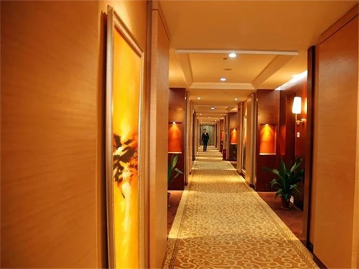 Хэнъян: Five-Ring Hotel