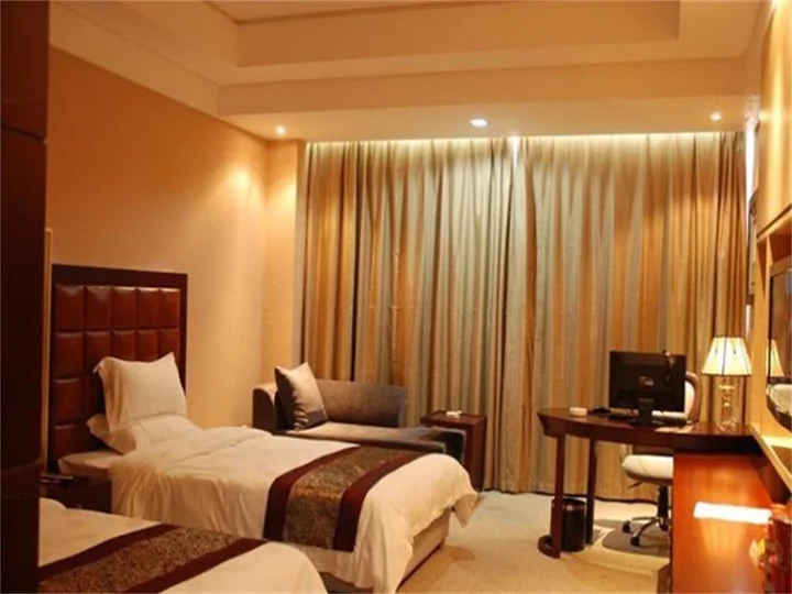 Хэнъян: Five-Ring Hotel