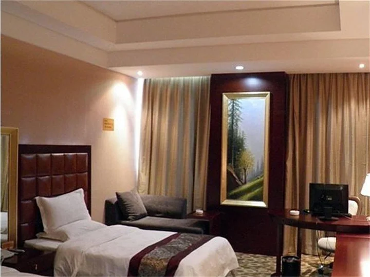 Хэнъян: Five-Ring Hotel