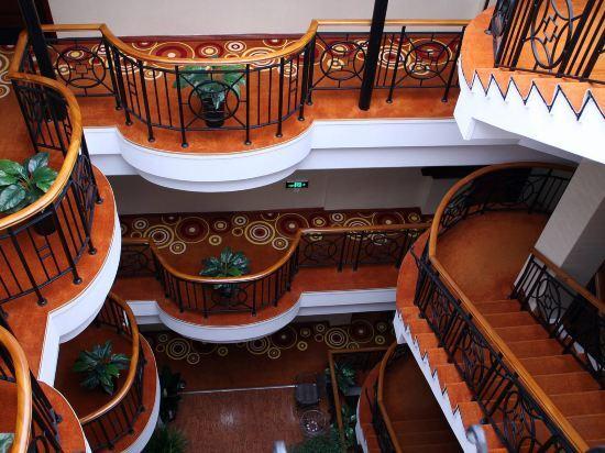 Далянь: Riyueming Chain Hotel Minkang Street Youhao Plaza Branch