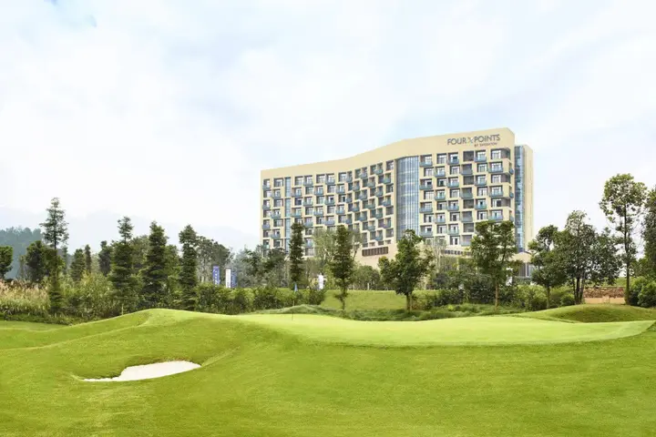 Чэнду: Four Points By Sheraton Chengdu, Pujiang Resort