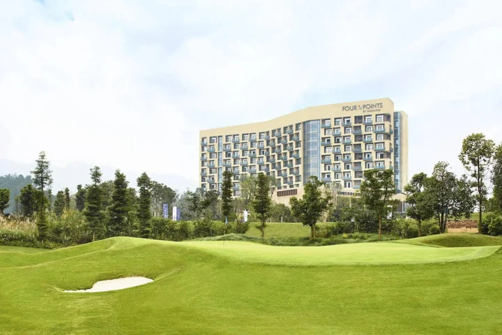 Чэнду: Four Points By Sheraton Chengdu, Pujiang Resort