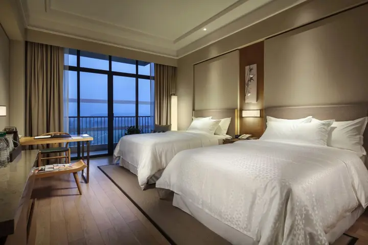 Чэнду: Four Points By Sheraton Chengdu, Pujiang Resort