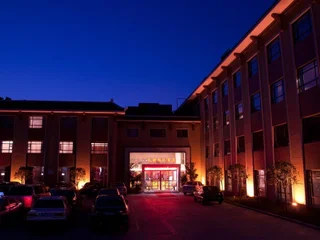 Джин-Чжоу: Jiuge Holiday Hotel