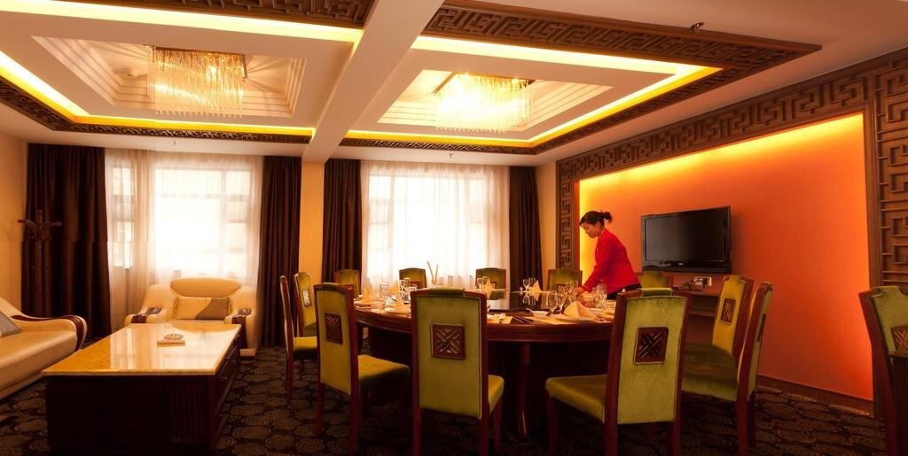 Jiuge Holiday Hotel — фото 1