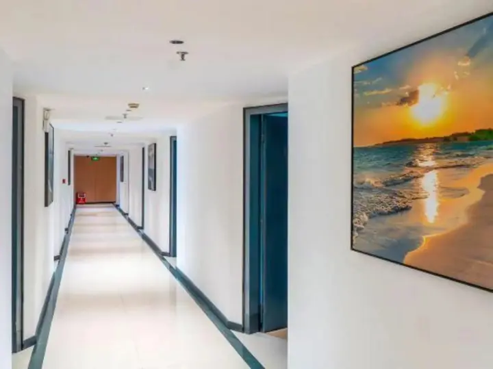 Янгиианг: Changhong Business Hotel