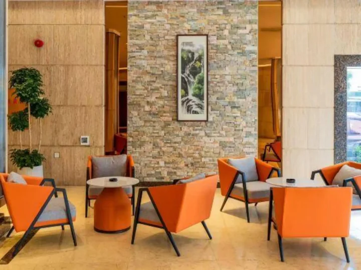 Янгиианг: Changhong  Business Hotel