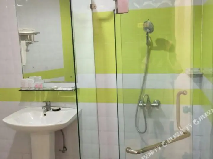 Янгиианг: Changhong  Business Hotel