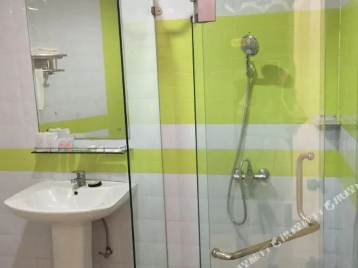 Янгиианг: Changhong  Business Hotel
