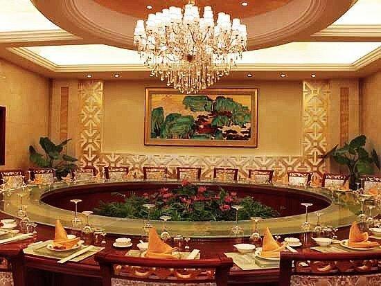 Уху: 芜湖县阳光半岛大酒店