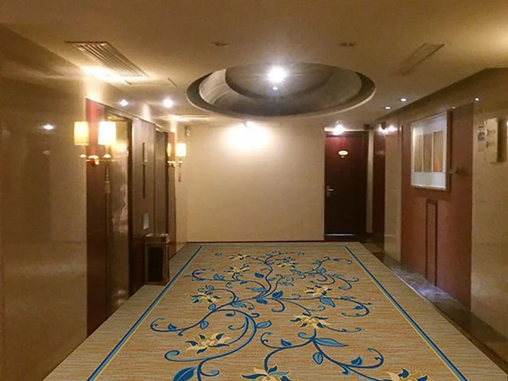 Цзясинь: Garden Hotel