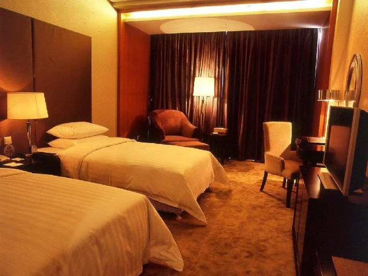 Джинченг: Phoenix International Hotel