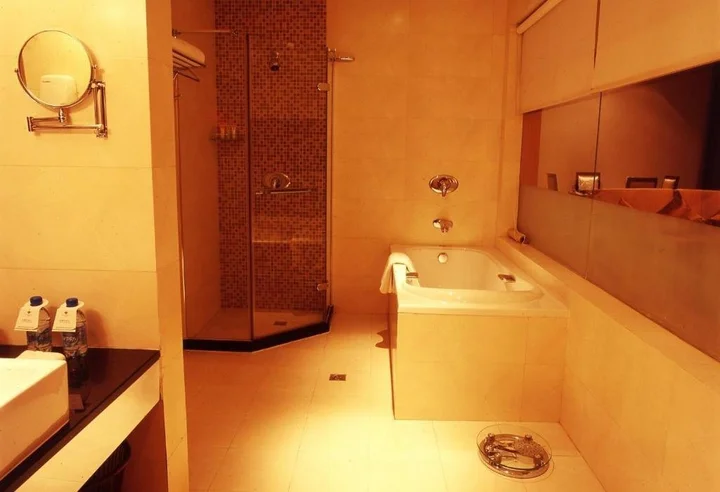Джинченг: Phoenix International Hotel