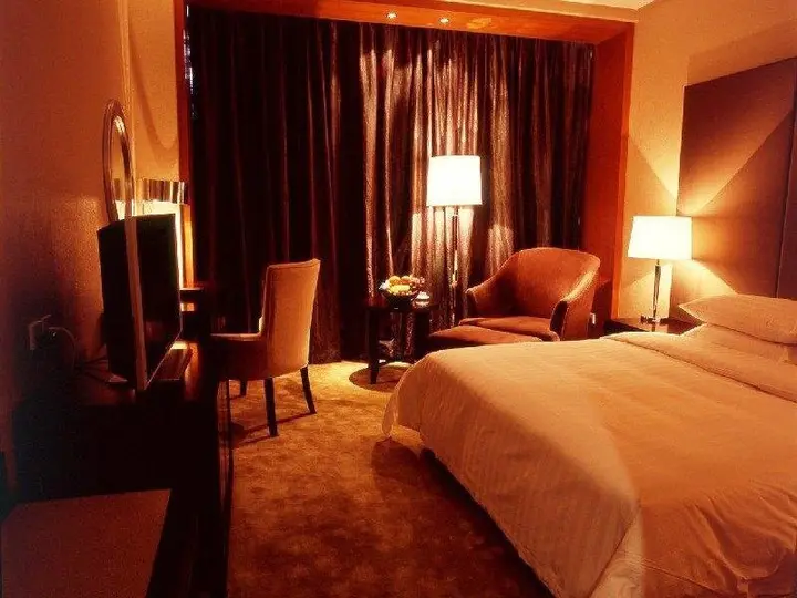 Джинченг: Phoenix International Hotel