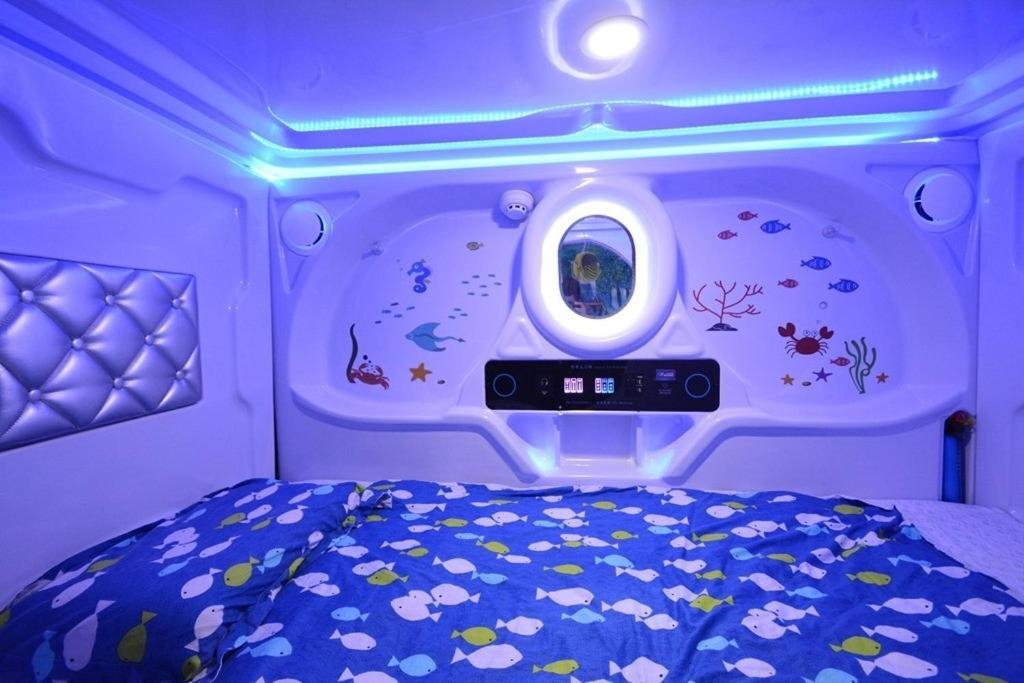Бэйхай: Beihai Youth International Capsule Hostel