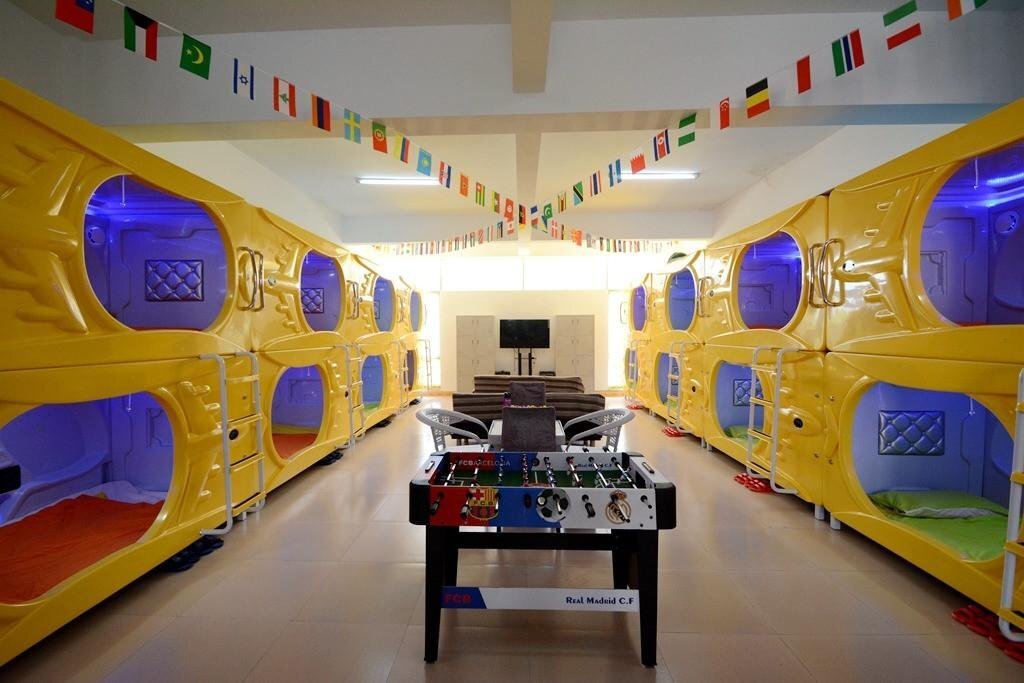 Бэйхай: Beihai Youth International Capsule Hostel