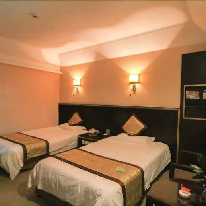 Янчжоу: Jiangdu Paramount Hotel