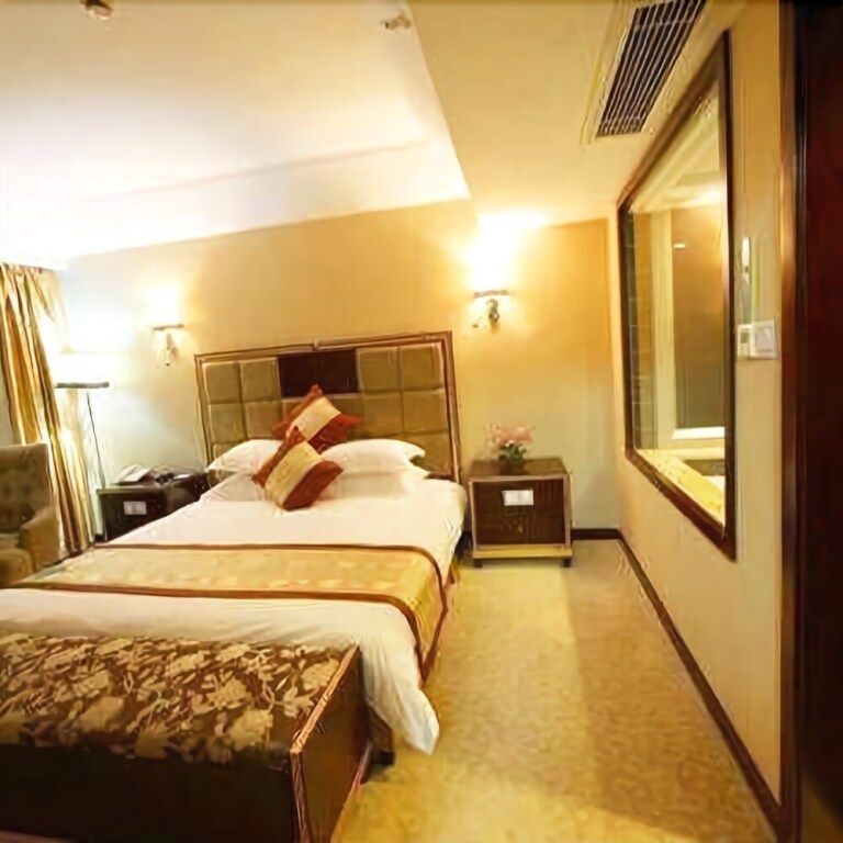 Янчжоу: Jiangdu Paramount Hotel