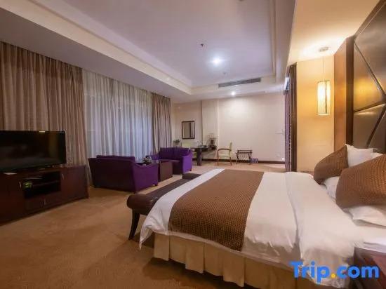 Джиангме: Royal Hotel