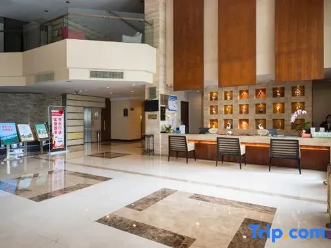 Джиангме: Royal Hotel