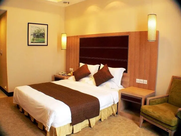 Джиангме: Royal Hotel