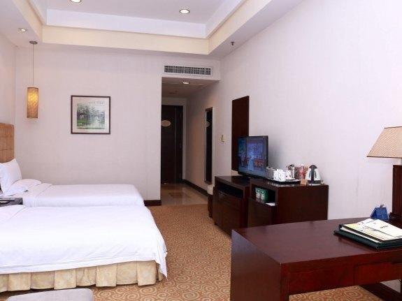 Джиангме: Royal Hotel