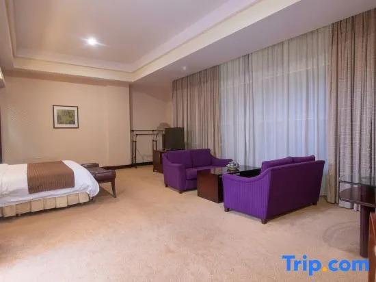 Джиангме: Royal Hotel