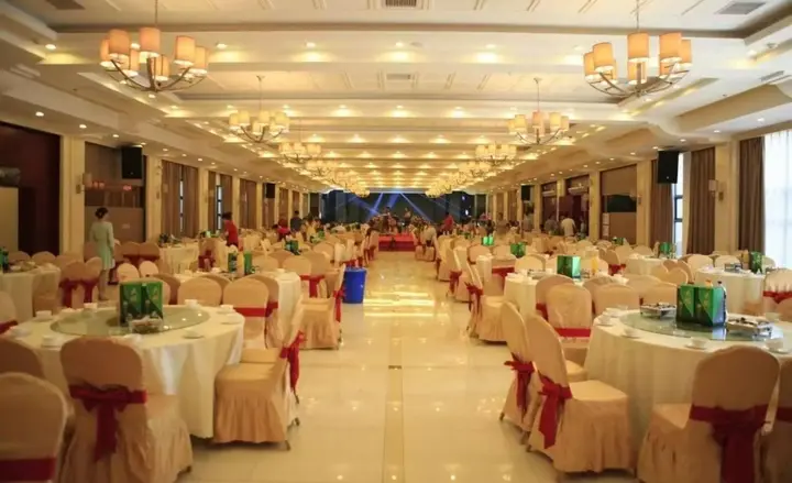 Ичан: Yuan'an Mingfeng Hotel
