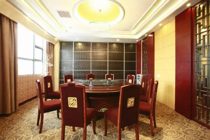 Ичан: Yuan'an Mingfeng Hotel