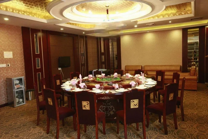 Ичан: Yuan'an Mingfeng Hotel