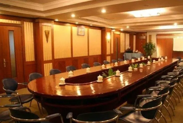 Циньхуандао: Qinhuangdao Xiadu Garden Hotel (People's Square)