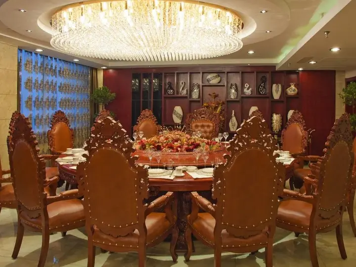 Циньхуандао: Qinhuangdao Xiadu Garden Hotel (People's Square)