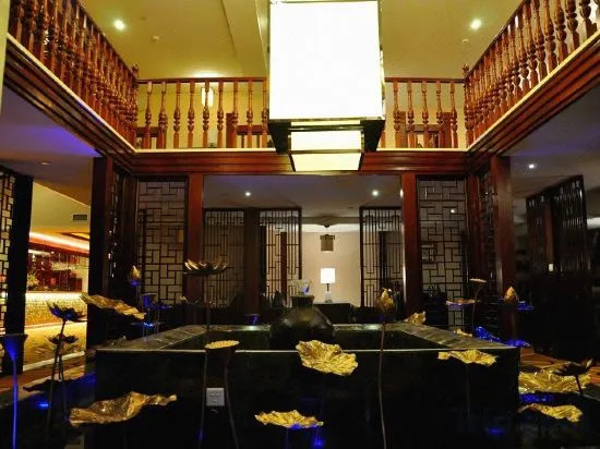 Чжаотун: Jiangshan Hotel