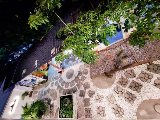 Бэйхай: Weizhou Island Xilin Meishu (Shell Beach Shop)
