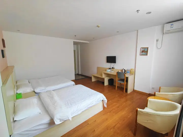Янгиианг: Keying Hotel