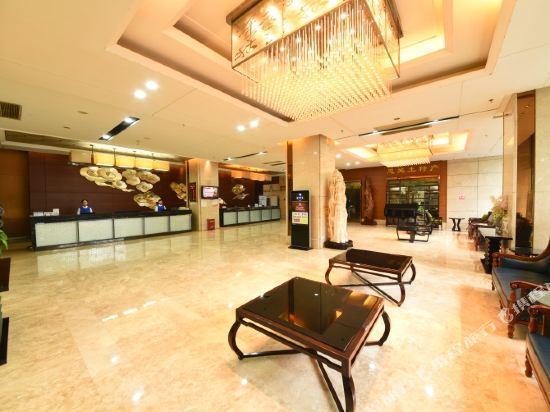 Эньши: Longman International Hotel