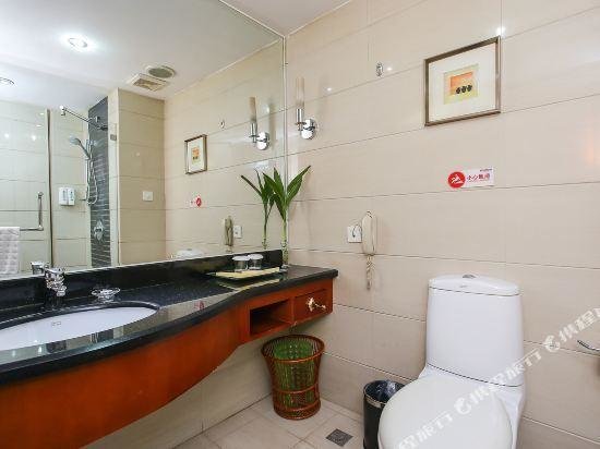 Эньши: Yihe International Hotel