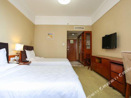 Эньши: Yihe International Hotel