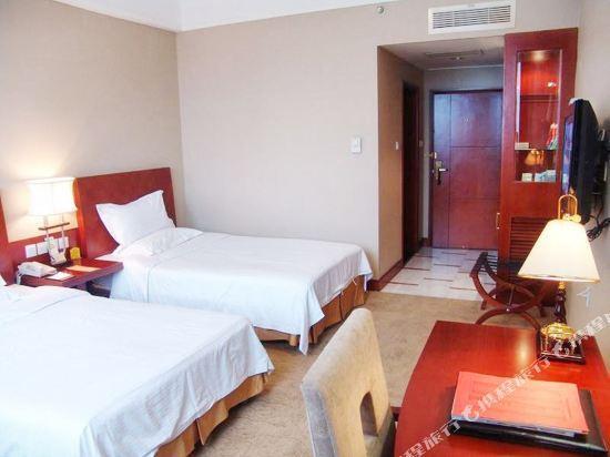 Эньши: Yihe International Hotel