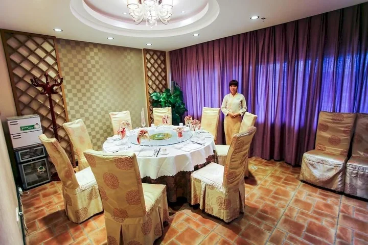 Баошань: Fengsheng Zhongzhou Yihe Hotel